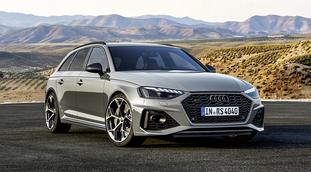 Audi RS 4 Avant with competition plus package - Bukan model UK