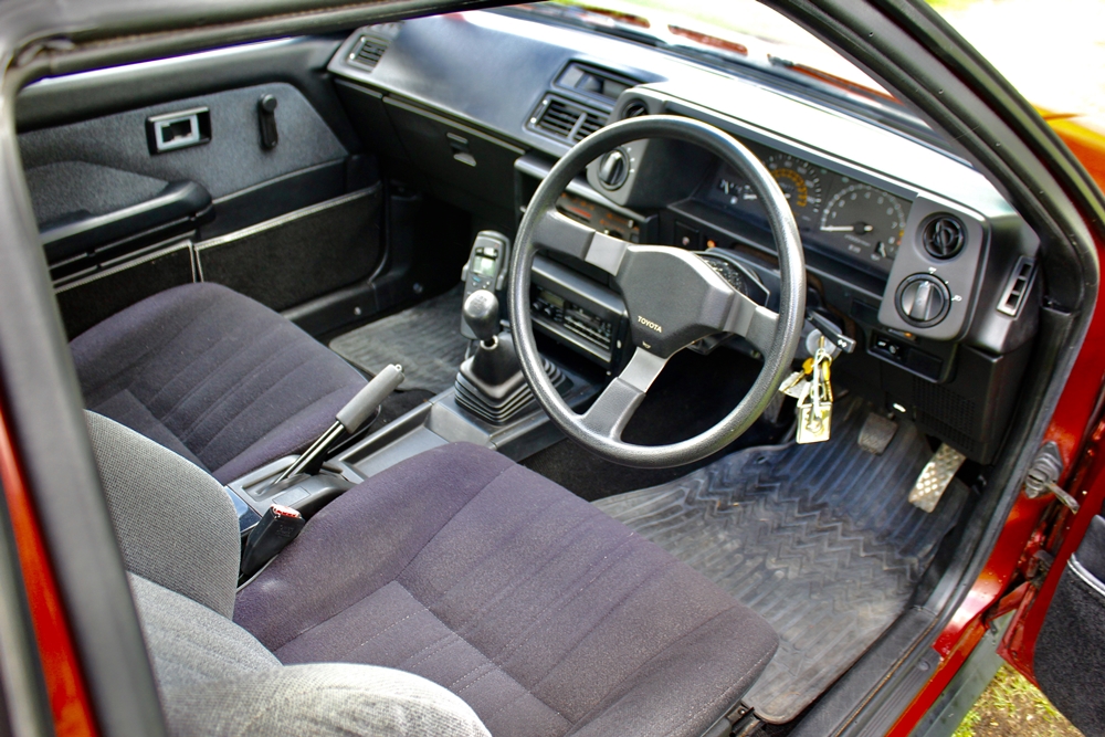TOYOTA COROLLA GT AE86 1987