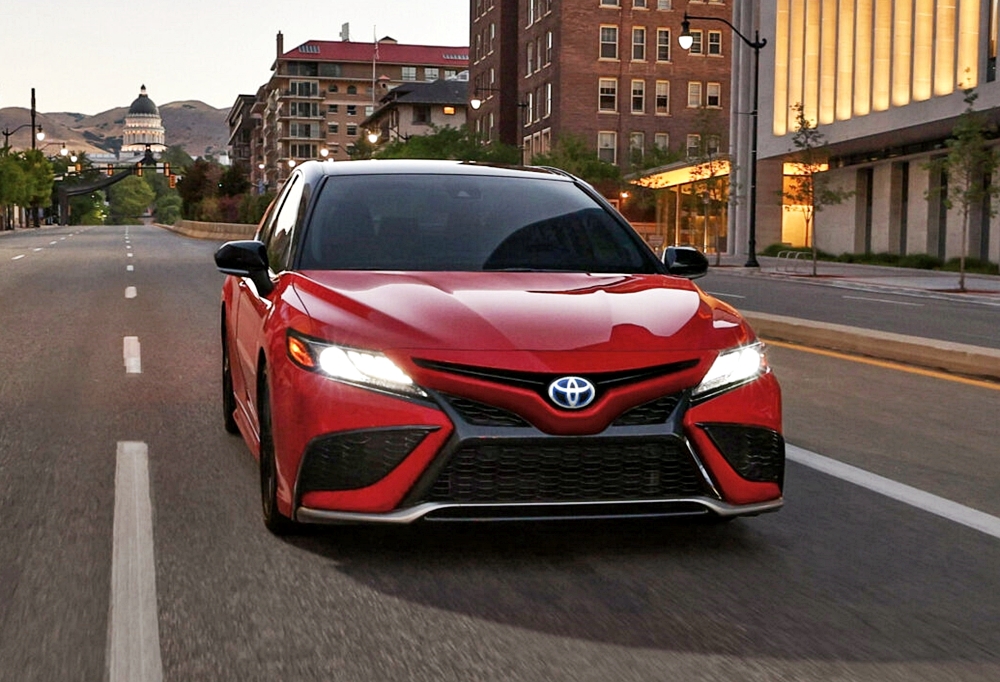 Toyota Camry Hybrid XSE 2024