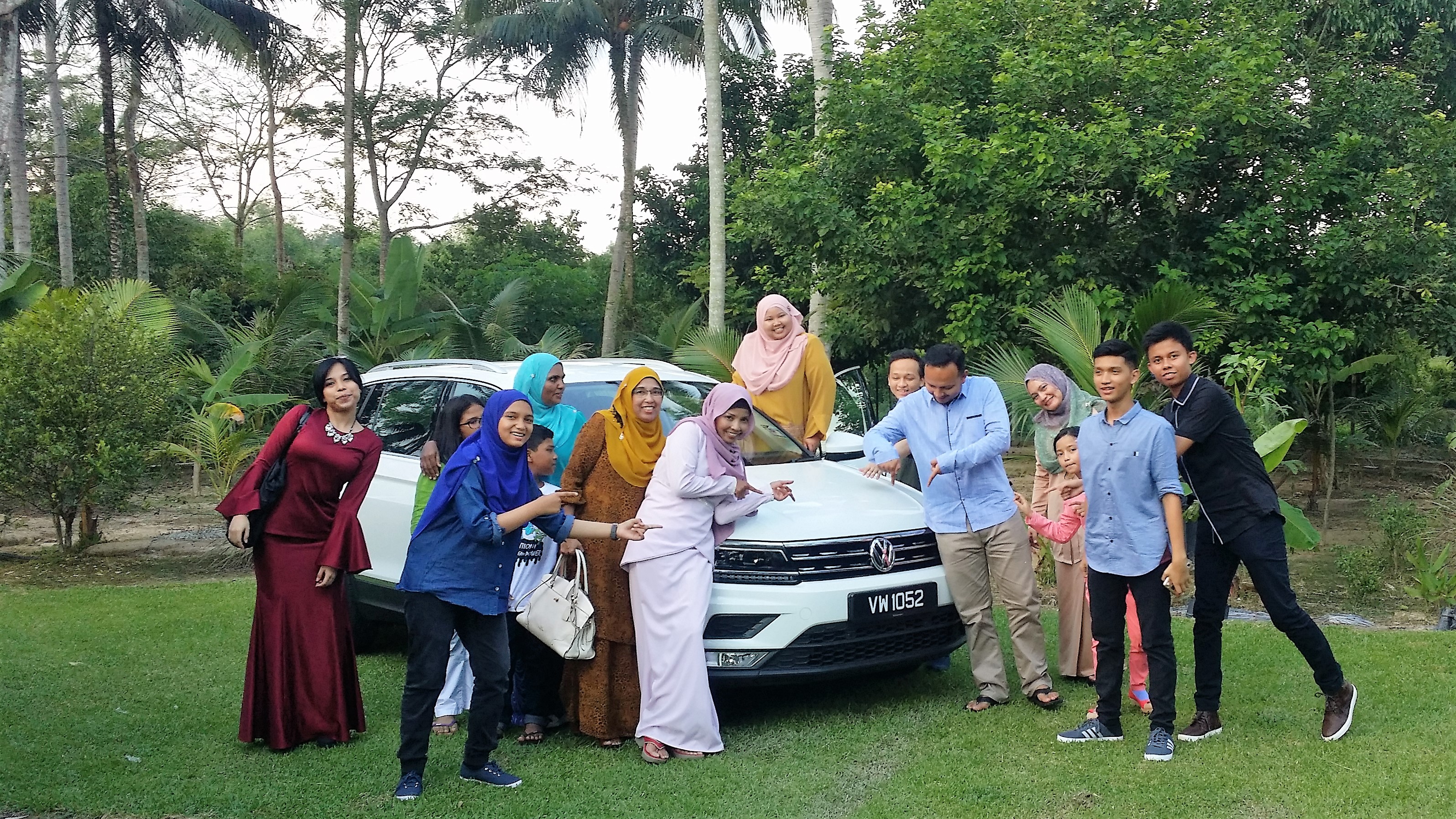 tiguan with family
