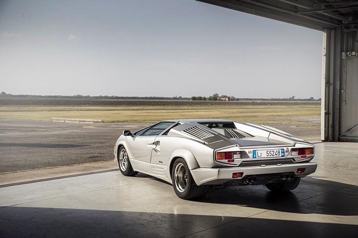 Lamborghini Countach - Seni reka bentuk mendahului zaman