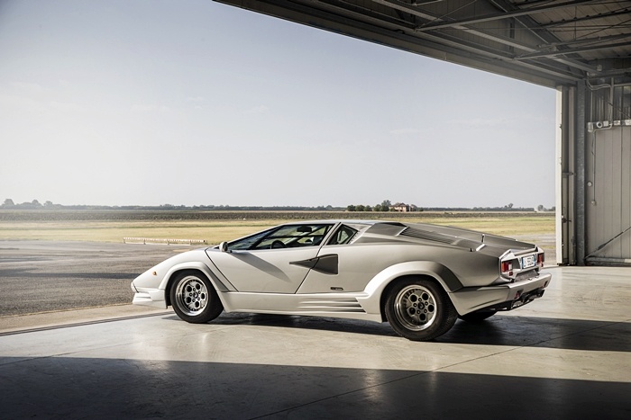 Lamborghini Countach - Seni reka bentuk mendahului zaman